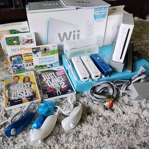Nintendo Wii Bundle - White Wii Console, Accessories, Games, Manuals, Boxes